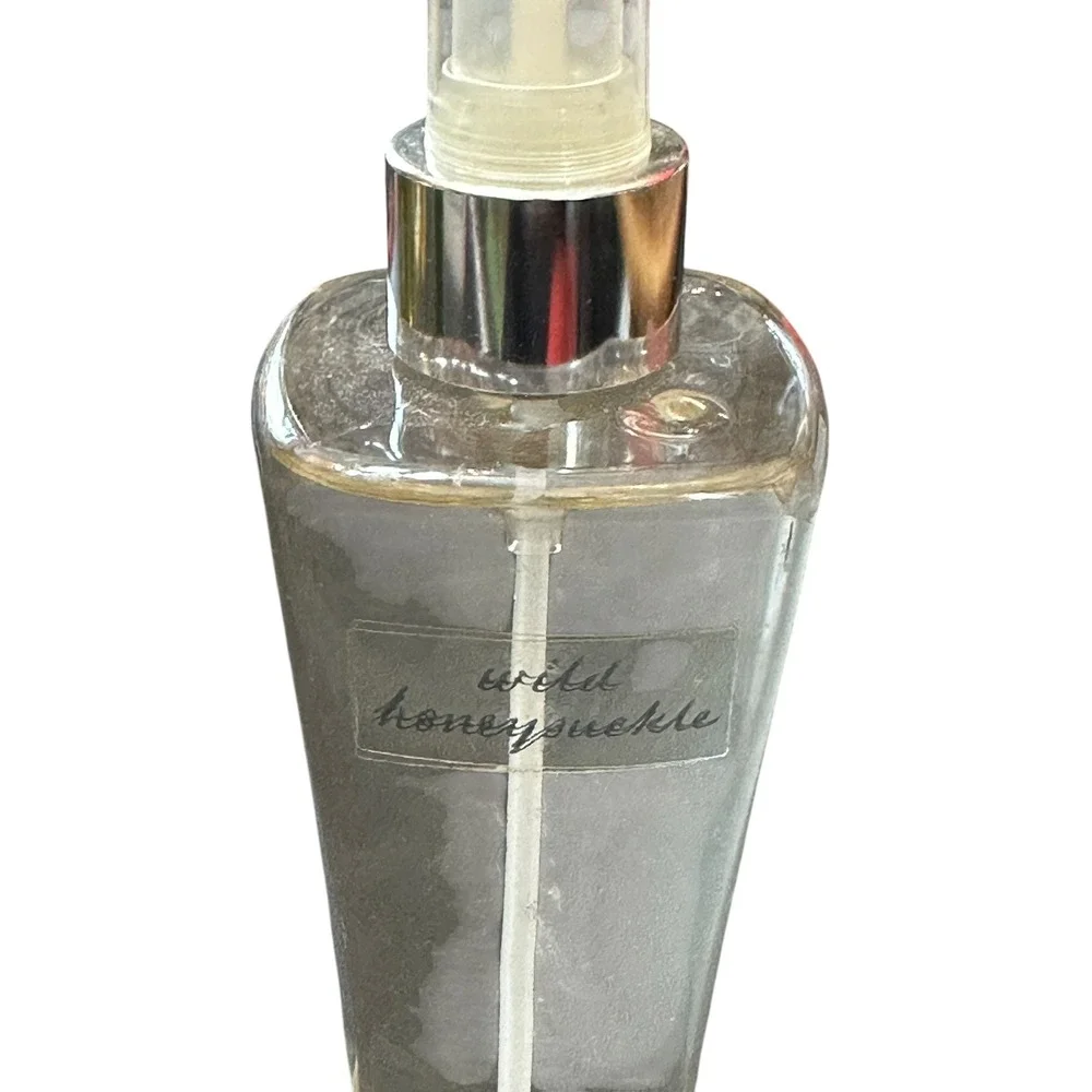 Bath & Body Works Wild Honeysuckle Fragrance Mist 8oz Vintage Discontinued Spray